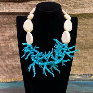 Exaggerated coral shells‎ choker bohemian ocean style acrylic necklace NWOT